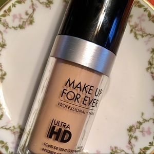 MUFE Ultra HD Foundation Y225 NWOT